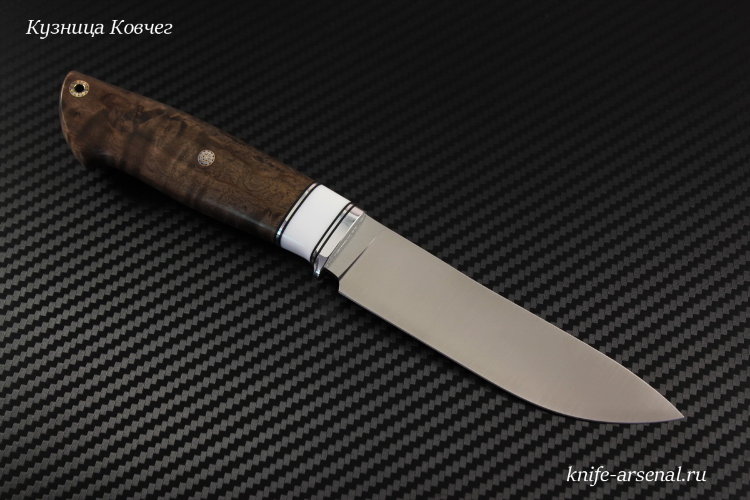 Нож Таежный сталь N690 рукоять стабилизированная карельская береза/искусственный камень кориан/мозаичные пины